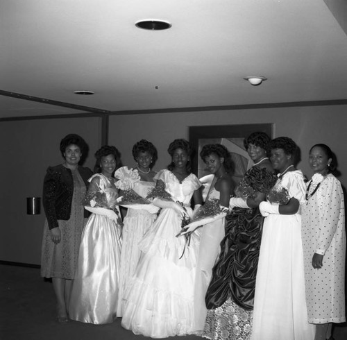 Los Angeles Alumnae Chapter of Delta Sigma Theta's Miss Jabberwock contestants posing together, Los Angeles, 1986