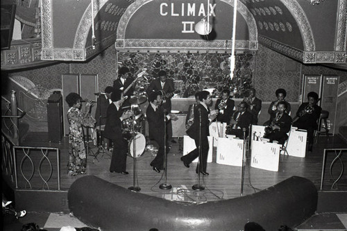 Gladys Knight and the Pips performing, Los Angeles, 1972