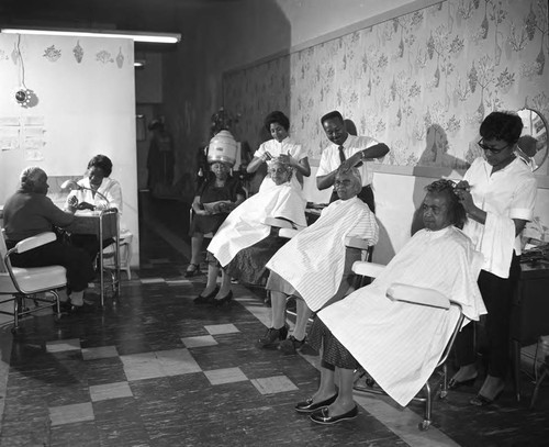 Beauty parlor, Los Angeles, 1962