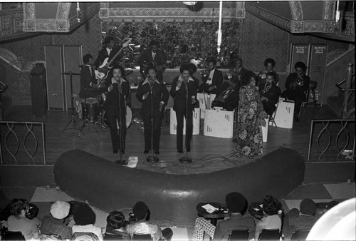 Gladys Knight and the Pips performing, Los Angeles, 1972