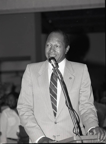 Tom Bradley speaking at the California African American Museum opening, Los Angeles, 1984