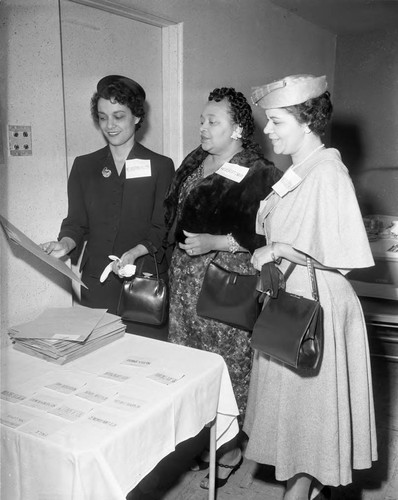 Women at luncheon, Los Angeles