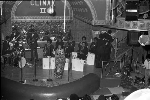 Gladys Knight and the Pips performing, Los Angeles, 1972