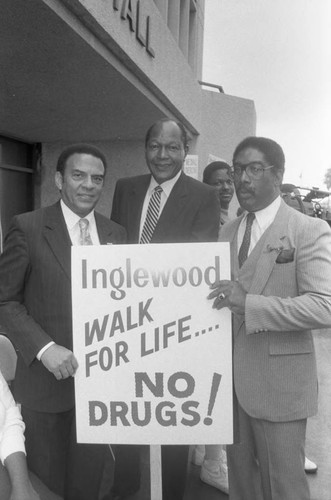 Andrew Young, Tom Bradley and Edward Vincent posing at an anti-drug rally, Ingelwood, California, 1986