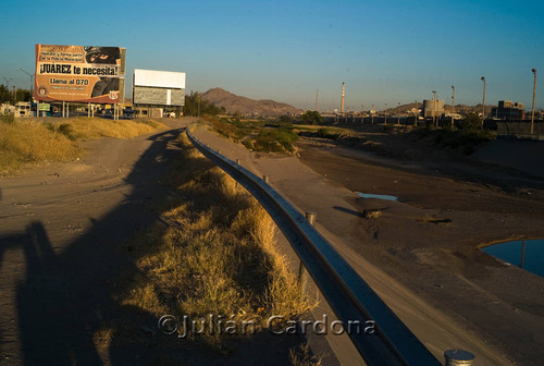 Police sign, Juárez, 2008