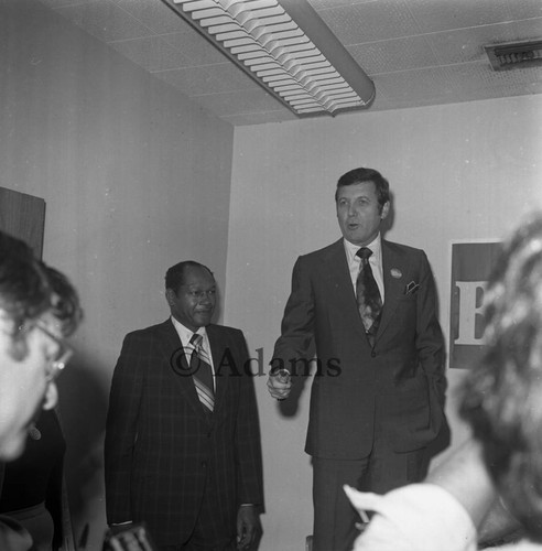 Tom Bradley opens new headquarters, Long Beach, 1977