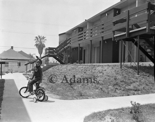 Apartment exterior, Los Angeles, ca. 1973-1974