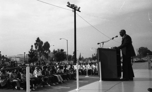 Charles R. Drew Postgraduate Medical School event speaker, Los Angeles, 1982