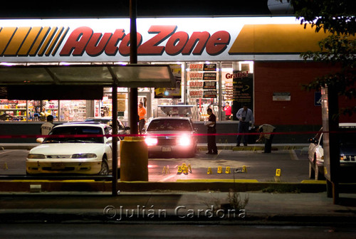 Execution at Auto Zone, Juárez, 2008