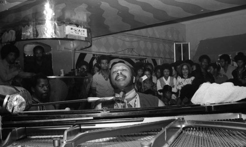 Les McCann performing at Maverick's Flat, Los Angeles