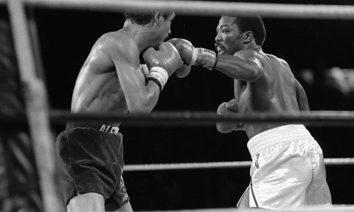 Aaron Pryor fighting Alexis Argüello in a rematch for the WBA Jr. Welterweight title, Las Vegas, 1983