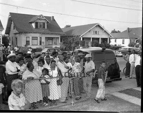 Crowd at a gate, Los Angeles, 1955