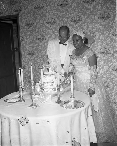 Cake cutting, Los Angeles, 1958