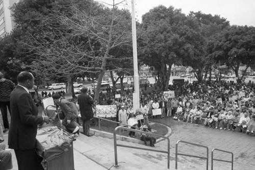 Mayor Tom Bradley addressing a crowd in front of City Hall, Los Angeles, 1986