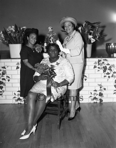 Woman crowned, Los Angeles, 1968