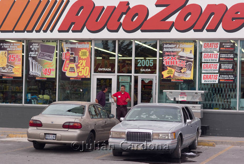 Execution at Auto Zone, Juárez, 2008