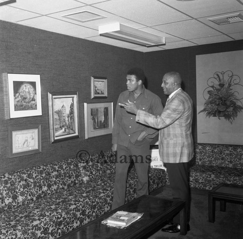 Muhammad Ali visits hospital, Los Angeles, 1972