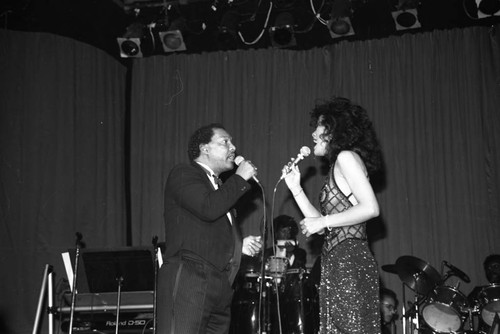 Billy Davis, Jr. and Marilyn McCoo performing at the Hollywood Paladium, Los Angeles, 1989