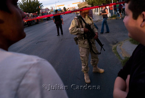 Military at Auto Zone, Juárez, 2008