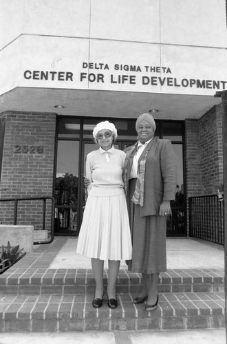 Rosa Parks posing with Loyce De Augustino-Todd, Los Angeles, 1989