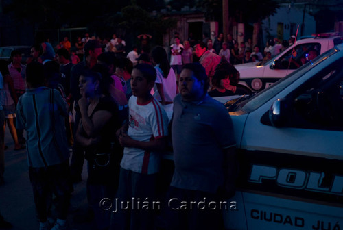 Crime scene crowd, Juárez, 2008