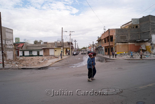 Two Men in the Street, Juárez, 2007