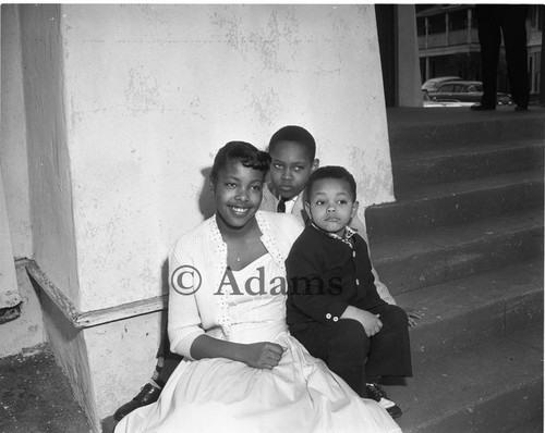 Pastor Doggett's children pose for photo, Los Angeles, 1958