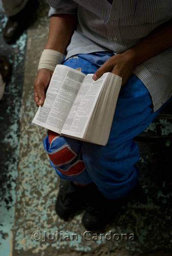 Rehab patients with the bible, Juárez, 2008