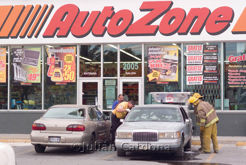 Execution at Auto Zone, Juárez, 2008