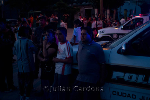 Crime scene crowd, Juárez, 2008