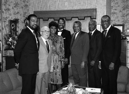 Leadership Award Gospel Concert participants posing together, Los Angeles, 1985