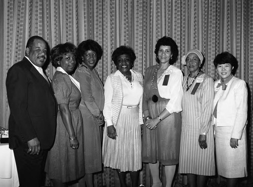 Participants of The Clinic's 10th anniversary celebration posing together at the Marina City Club, Marina del Rey, 1984