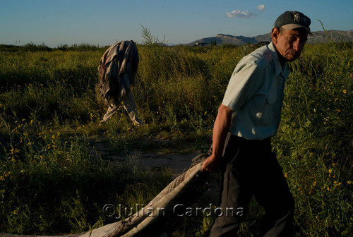 Drying blankets, Juárez, 2008