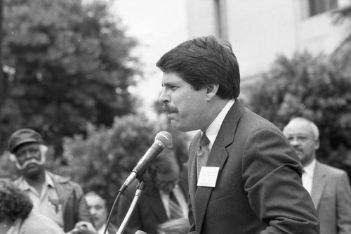Zev Yaroslavsky addressing a crowd in front of City Hall, Los Angeles, 1986