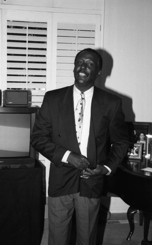 Richard Roundtree addressing guests at the Friends of Drew Society launch party, Los Angeles, 1993