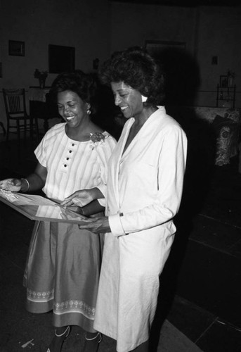 Marla Gibbs receiving an award at a Delta Sigma Theta event, Los Angeles, 1984