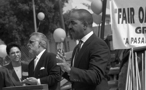 Fair Oaks Renaissance Plaza groundbreaking, Pasadena, California, 1997