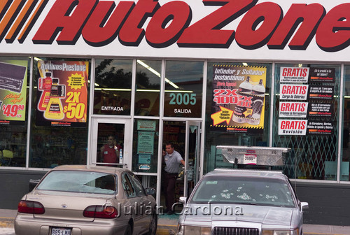 Execution at Auto Zone, Juárez, 2008