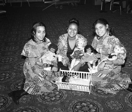 Girls and dolls, 1972