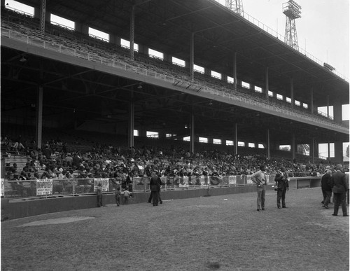 Wrigley Field, Los Angeles