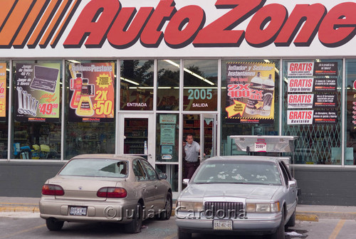 Execution at Auto Zone, Juárez, 2008