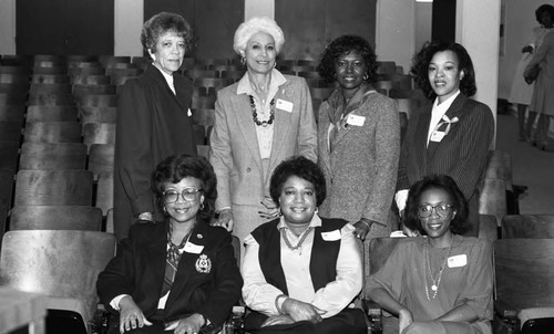 Participants of the AKA sponsored Collaboration Conference posing together at USC, Los Angeles, 1985