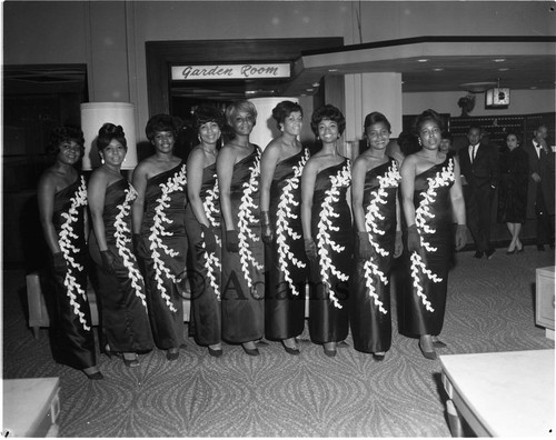 Group of women, Los Angeles, 1965