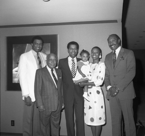 Los Angeles Alumnae Chapter of Delta Sigma Theta Jabberwock event judges and others posing together, Los Angeles, 1986