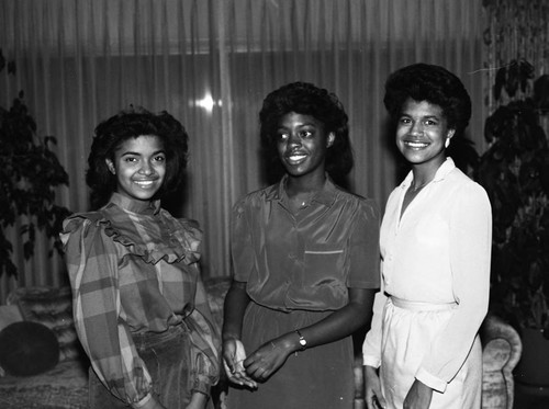 Los Angeles Alumnae Chapter of Delta Sigma Theta's Miss Jabberwock contestants posing together, Los Angeles, 1984