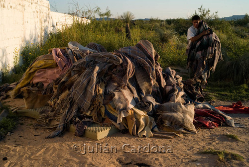 Drying blankets, Juárez, 2008