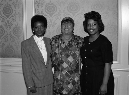 Los Angeles Alumnae Chapter Delta Sigma Theta Jabberwock Luncheon participants posing together, Los Angeles, 1989