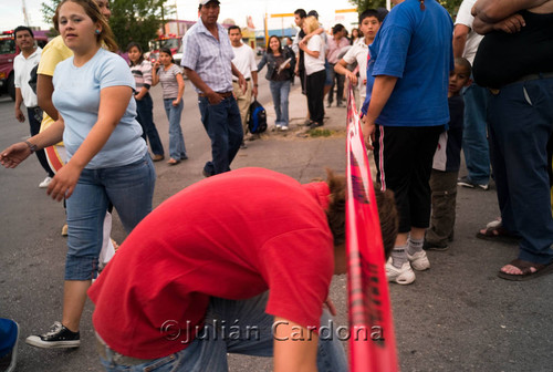 Onlookers at Auto Zone, Juárez, 2008