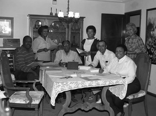 Fisk Alumni Association members posing together, Los Angeles, 1986