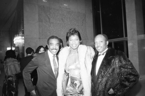 Natalie Cole posing with others at the 17th Annual NAACP Image Awards, Los Angeles, 1984